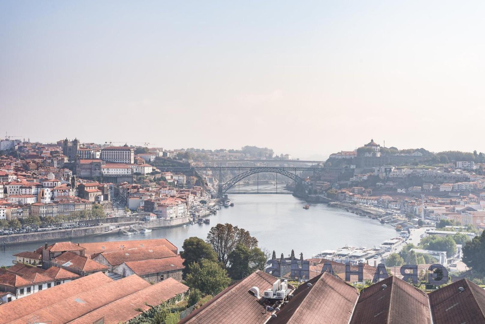 Guestready - Porto Magic View Apartment บีลาโนวาเดกายา ภายนอก รูปภาพ