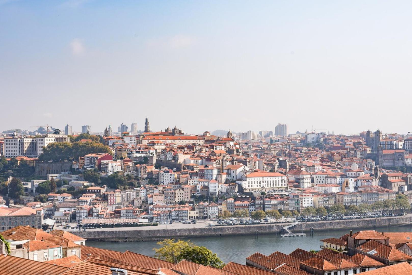 Guestready - Porto Magic View Apartment บีลาโนวาเดกายา ภายนอก รูปภาพ